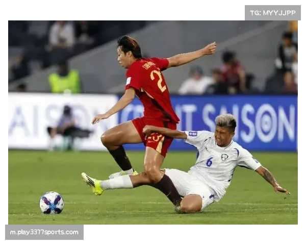 邵子钦造点并主罚命中 高中锋支点作用在定位球战术中凸显